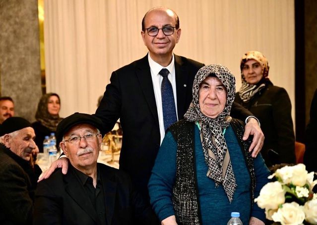 Yeşilyurt'ta 'Bir Yastıkta Yarım Asır' Programında 50-70 Yıllık Evlilikler Kutlandı