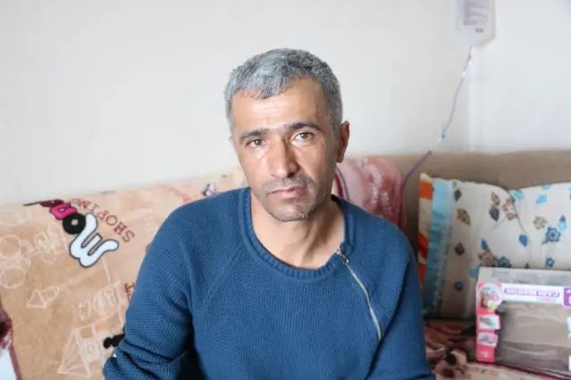 Yüksekova'da Engelli Çocuğuna Tek Başına Bakan Baba Mücadele Ediyor