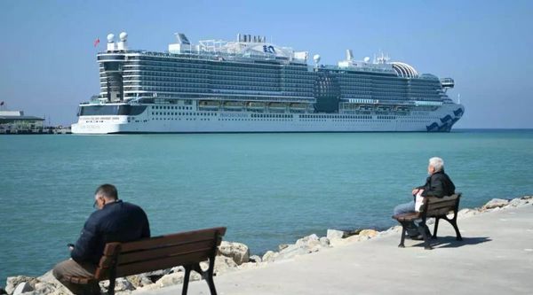 Sun Princess Kruvaziyer Gemisi 2026'nın İlk Seferiyle Kuşadası'na Ulaştı