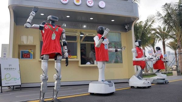 Çin, Şenzen'de Robotların İşlettiği İlk Gönüllü Hizmet İstasyonunu Açtı