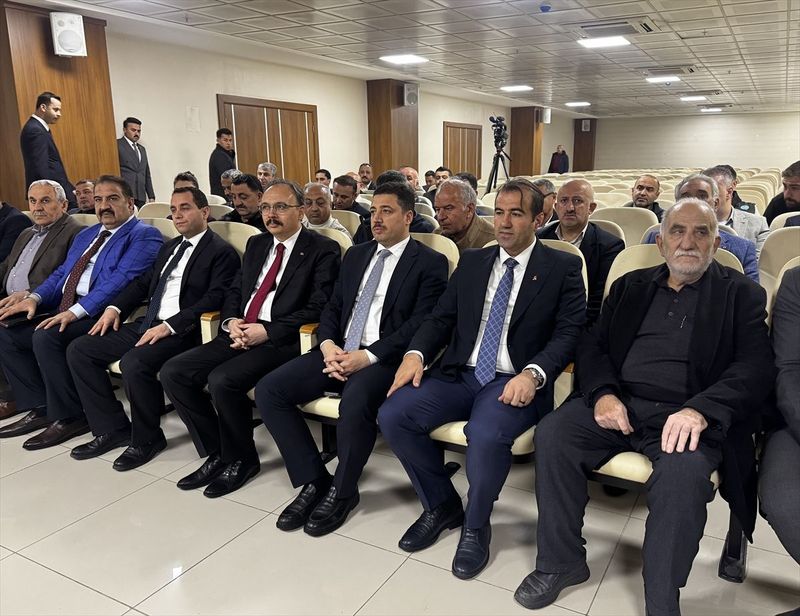 Siirt'te Asfalt Yenileme ve Su Tarifeleri İçin Bilgilendirme Toplantısı Düzenlendi