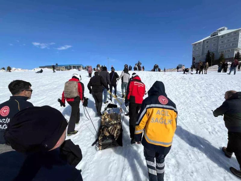 Uludağ'da Kızakla Dereye Düşen Tatilci JAK Ekiplerince Kurtarıldı