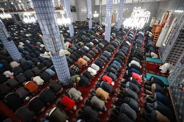 Adana, Mersin, Hatay ve Osmaniye'de Ramazan Bayramı Namazı Coşkuyla Kılındı