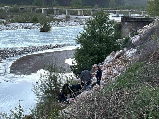Serik'te Manzara İzlerken 15 Metreden Düşen Kişi Hastaneye Kaldırıldı