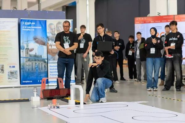 Bursa Erkek Lisesi Robot Takımı Dünya İkincisi Oldu