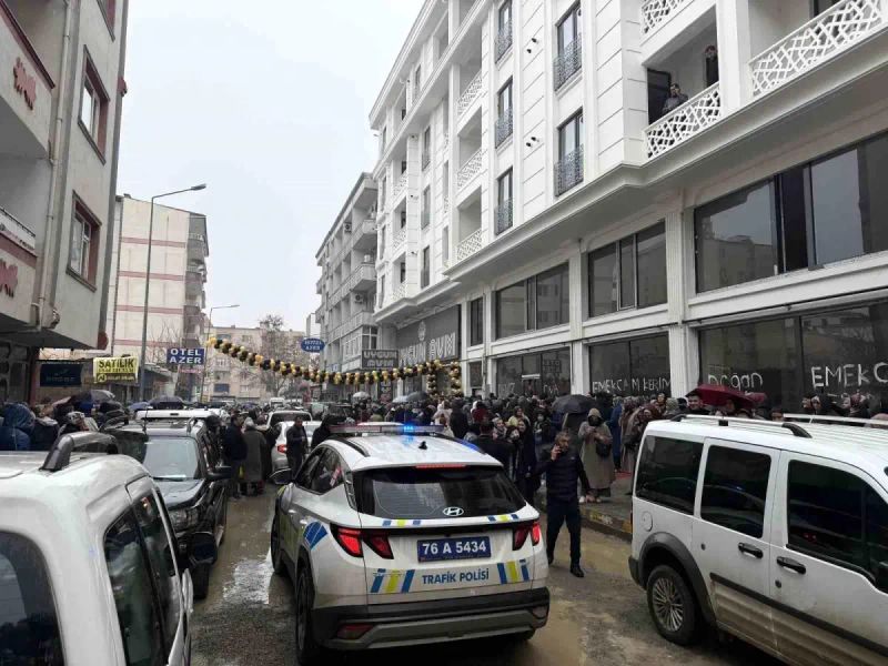 Iğdır'da Planlanan AVM Açılışı Yoğunluk Nedeniyle İptal Edildi