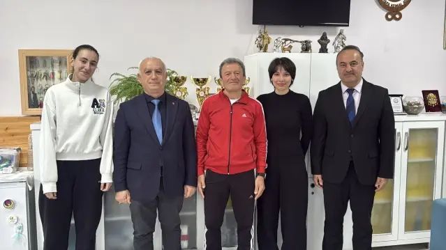 Mehmet Kenan Bektaş 40 Yıllık Beden Eğitimi Öğretmenliğine Veda Etti