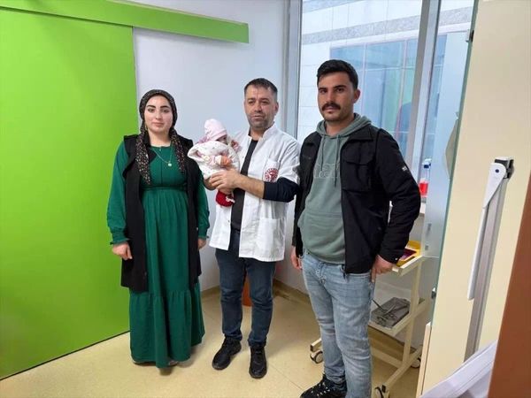 Diyarbakır'da Karın Dışında Doğan Bebek Başarılı Ameliyatla Sağlığına Kavuştu