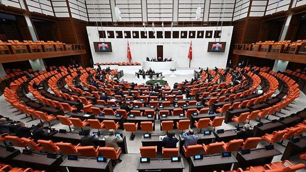 Meclis, Sosyal Medya ve Doğum İzni Düzenlemeleri İçeren Kanun Teklifinin İlk 6 Maddesini Kabul Etti