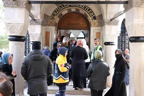 Erzincan Terzibaba Mezarlığı Bayram Ziyaretleriyle Doldu