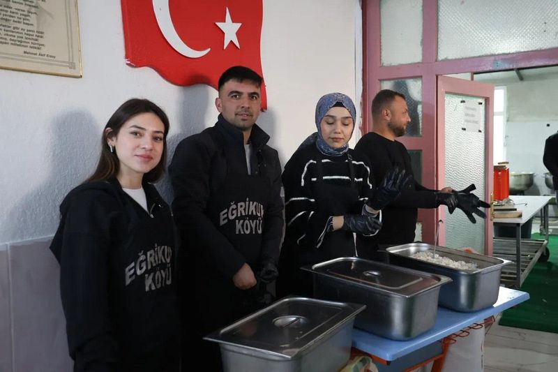 Nevşehir'de Ramazan’da Evlerde İftar Yasak, 5 Yıldır Toplu Yemek Geleneği Sürüyor