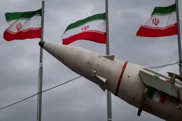 İran, ABD ve İsrail’in Saldırısına Karşı 5 Ülkedeki 7 Köprüyü Hedef Listesine Aldı