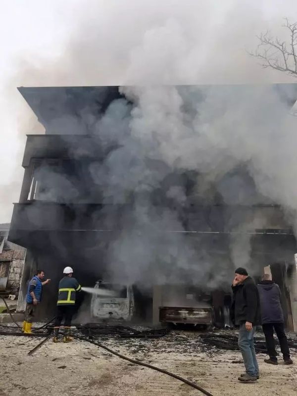 Düzce Yığılca'da Garaj Yangını: 6 Araç Kül Oldu