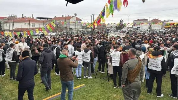 Tekirdağ'da DEM Parti'nin Nevruz Kutlamasında Halaylar Coşkuyla Çekildi