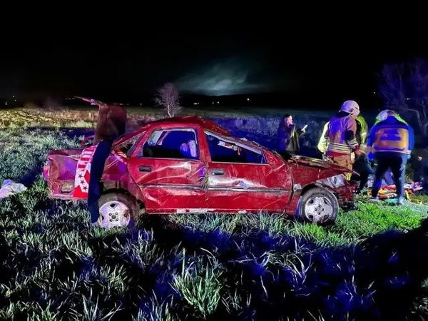 Kula'da Otomobil Devrildi: Sürücü Hayatını Kaybetti, 3 Kişi Yaralandı