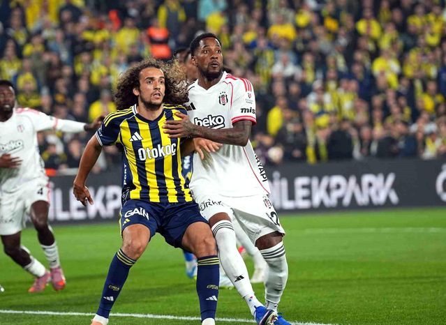 Beşiktaşlı Amir Murillo Kafa Travması Nedeniyle Hastaneye Kaldırıldı