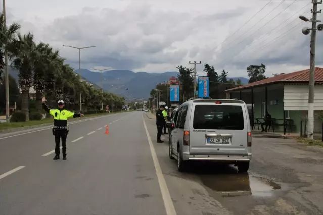 Mersin Bozyazı'da Ramazan Bayramı Trafik Kontrolleri Yoğunlaştı
