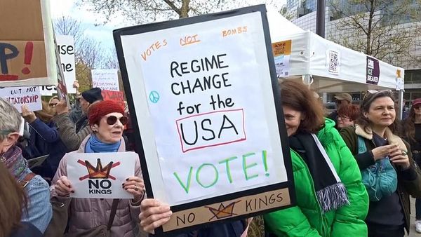 Fransa'da Trump karşıtı 'No Kings' mitingi Paris'te düzenlendi