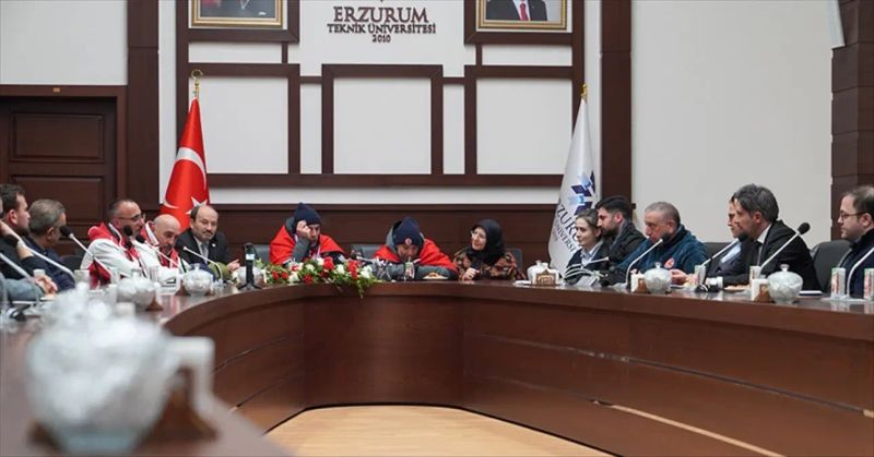 Otizmli İkizler Fransa'daki Dünya Kayak Şampiyonası'nda 6 Madalya Kazandı