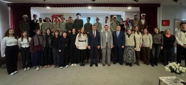 Atasehir'de Gençler Fahrettin Paşa'nın Medine Savunmasını Sahneye Taşıdı