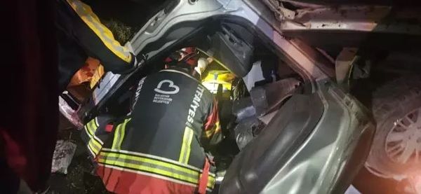 Kepsut'ta Hafif Ticari Araç Devrildi: 2 Kişi Yaralandı