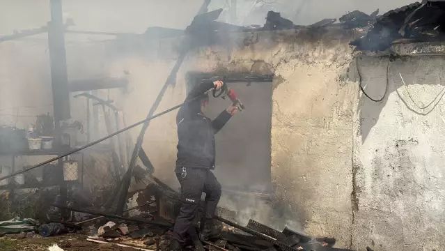 Muğla Menteşe'de Ev Yangını Can Almadan Söndürüldü