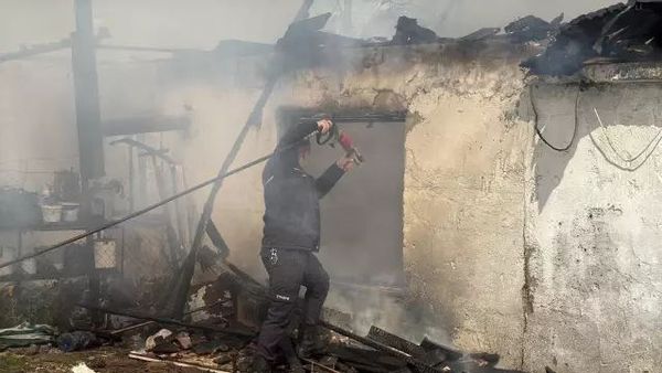 Muğla Menteşe'de Ev Yangını Can Almadan Söndürüldü