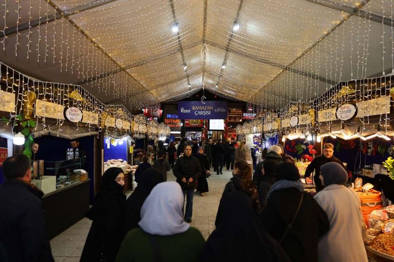 Esenler’de Ramazan Etkinlikleri Meydanları Şenlendirdi, Gelenekler Yaşatıldı