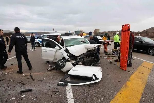 Nevşehir'de Zincirleme Kaza: 3 Kişi Hayatını Kaybetti