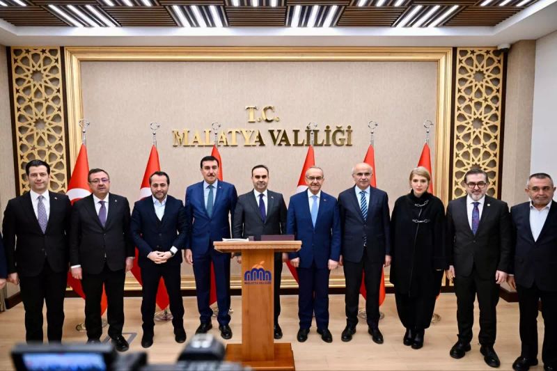 Bakan Kacır Malatya'da Sanayi Projelerinin Açılışını Yaptı ve Yeni Yatırımları Duyurdu