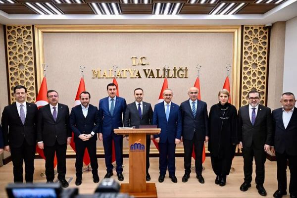 Bakan Kacır Malatya'da Sanayi Projelerinin Açılışını Yaptı ve Yeni Yatırımları Duyurdu