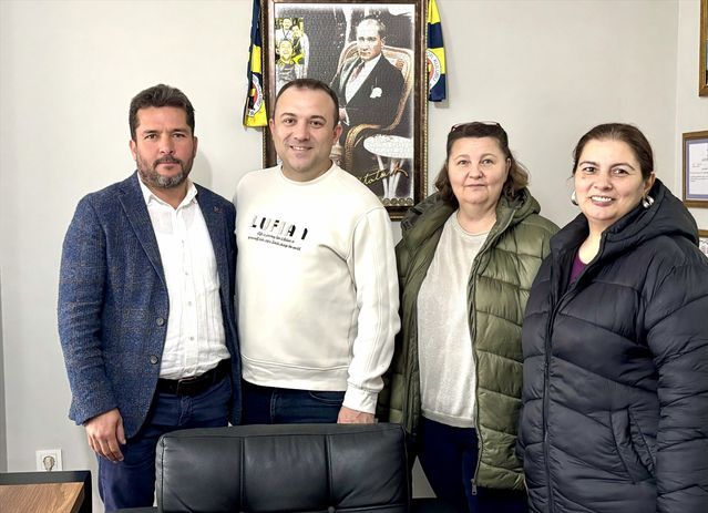 AK Parti Lapseki Heyeti 5 Nisan Avukatlar Günü'nde Meslektaşlarını Ziyaret Etti