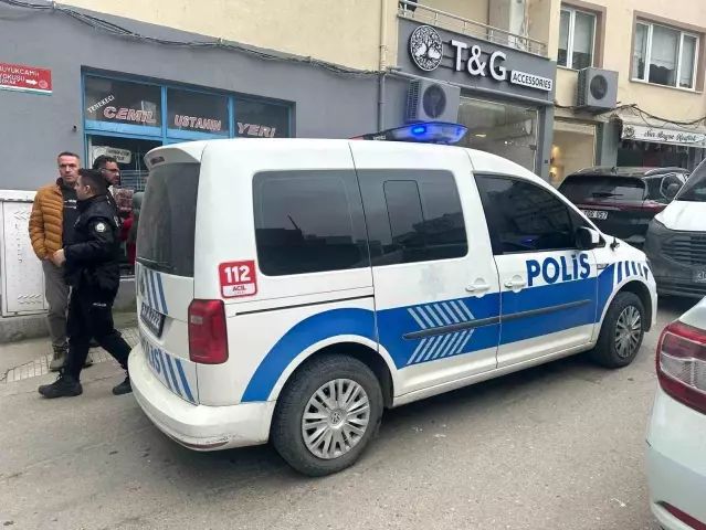 Sinop'ta Cam Kapı Aniden Patladı: 1 Kişi Yaralandı