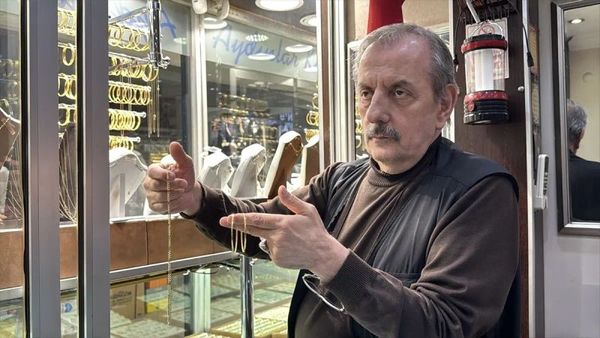 Zonguldak'ta Kendini Jandarma Olarak Tanıtıp Silah Gösteren Şüpheli Aranıyor