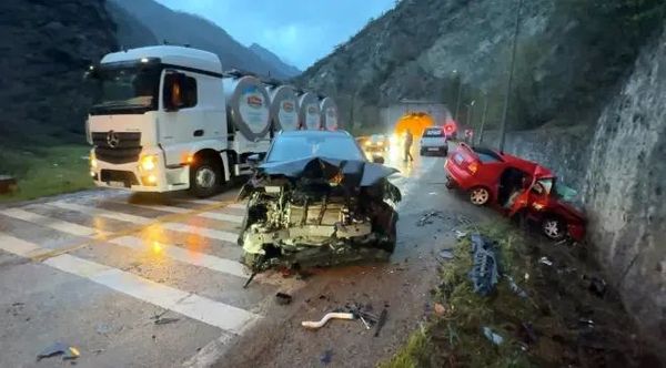 Karabük'te Trafik Kazasında İki Kişi Öldü, 1 Yaşındaki Bebek Yetim Kaldı