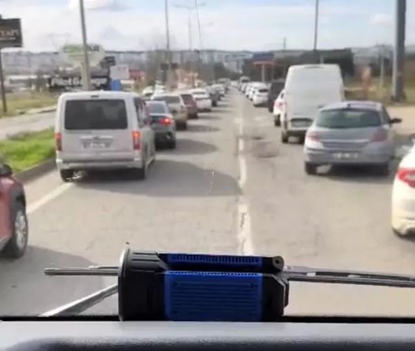 Diyarbakır'da İtfaiye Ekiplerine Fermuar Sistemiyle Yol Verildi