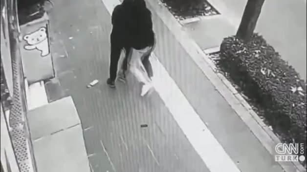 Diyarbakır'da Eski Eşini Öldürmeye Çalışan Şahıs Silahının Tutukluk Yapmasıyla Engellendi