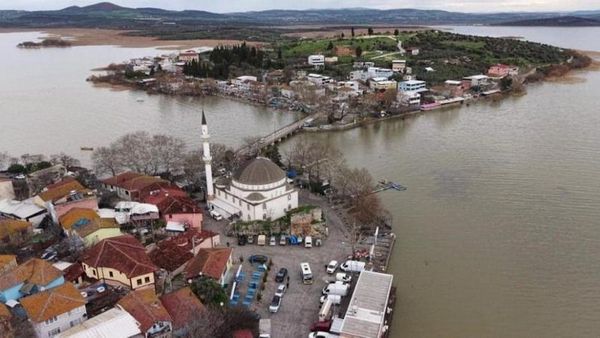 Bursa'nın Küçük Venedik'i Gölyazı, Yükselen Sularla Turizme Hazırlanıyor