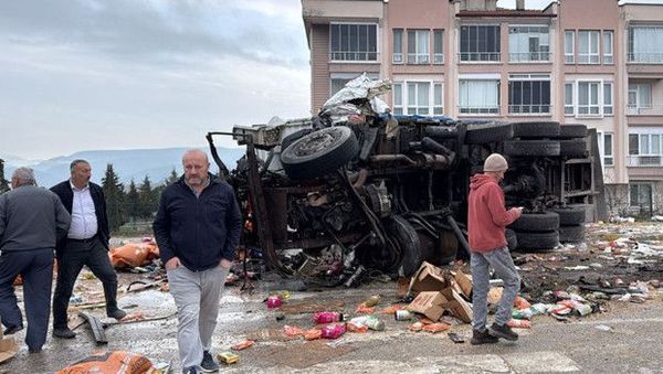 Samsun'da Fren Arızası Yapan Kamyon 4 Araca Çarptı, 19 Yaralı