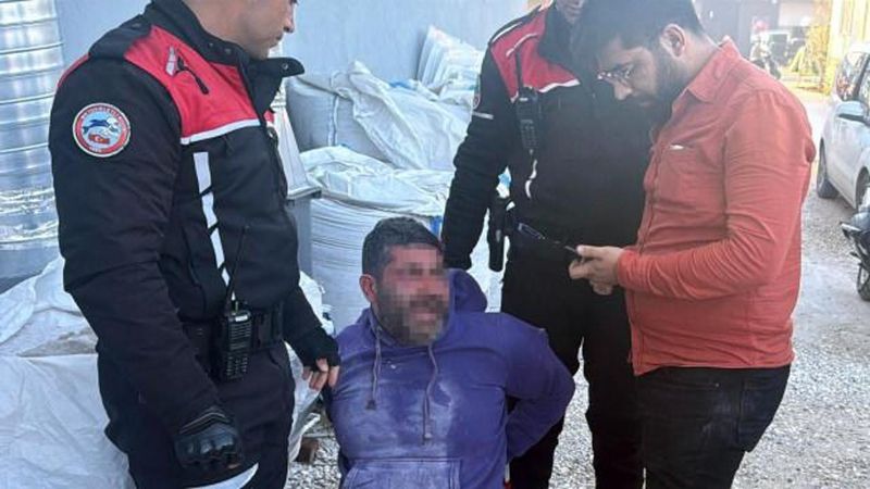 Antalya'da Maaşını Alamayan Gece Bekçisi İş Yerini Tinerle Ateşe Verdi