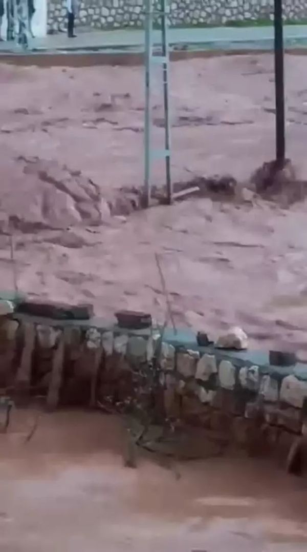 Şırnak'ta Sağanak Yağış Sonrası Evler Su Baskınına Maruz Kaldı