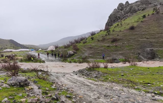 Siirt'te Mahsur Kalan Minibüste Kadın Hayatını Kaybetti