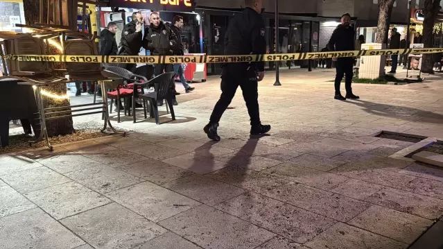 Kütahya'da İki Kişi Arasındaki Kavgada 1 Kişi Bıçakla Ağır Yaralandı