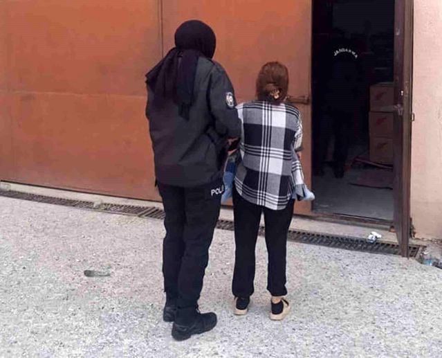 Kırıkkale'de Hırsızlık Suçundan Aranan Kadın Yakalandı