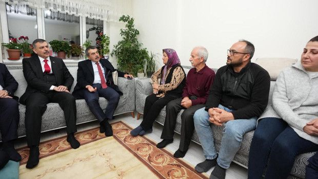 Bakan Tekin ve Bakan Çiftçi, Fatma Nur Öğretmenin Ailesine Taziye Ziyaretinde Bulundu