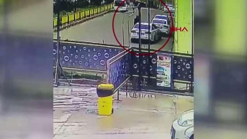 El Freni Çekilmeyen Araç Gemlik'te Ana Yola Çıkarak Kazaya Sebep Oldu