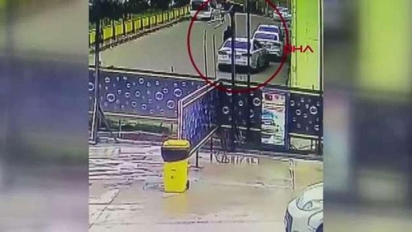 El Freni Çekilmeyen Araç Gemlik'te Ana Yola Çıkarak Kazaya Sebep Oldu