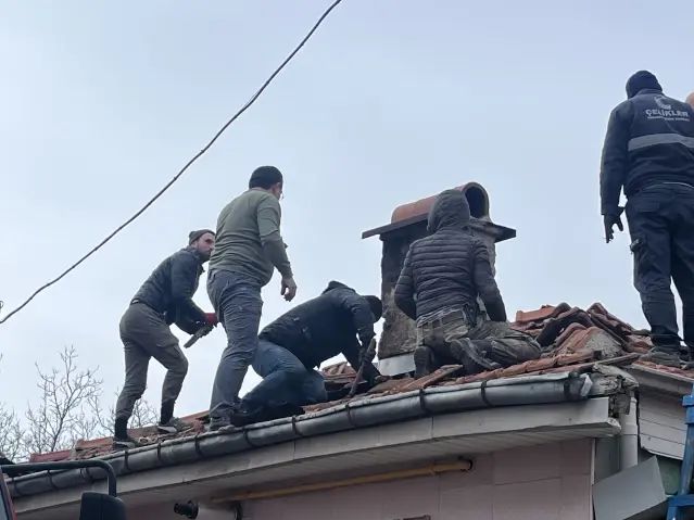 Tavşanlı'da Tek Katlı Evde Yangın: Ev Kullanılamaz Duruma Geldi