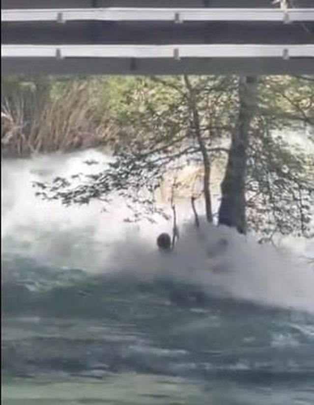 Tarsus'ta Kayıp 17 Yaşındaki Genç Berdan Irmağı Akıntısına Kapıldı