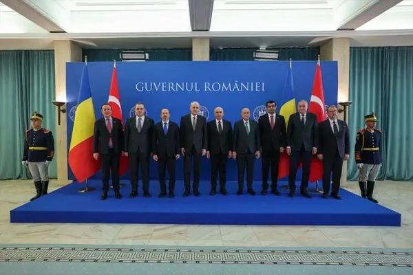 TBMM Başkanı Kurtulmuş, Romanya'da İşbirliğini Güçlendirdi